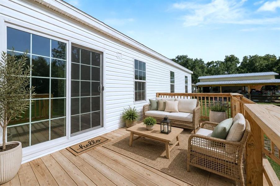 Exterior details and patio area of a home in , Lakeland (Image 24).