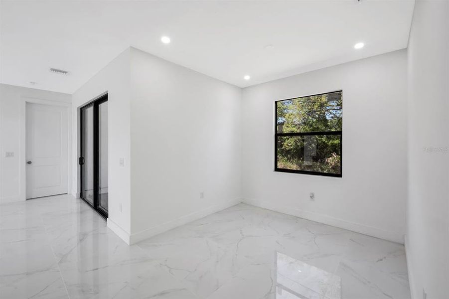 Spacious, unfurnished interior of a new home in , Lehigh Acres (Image 20).