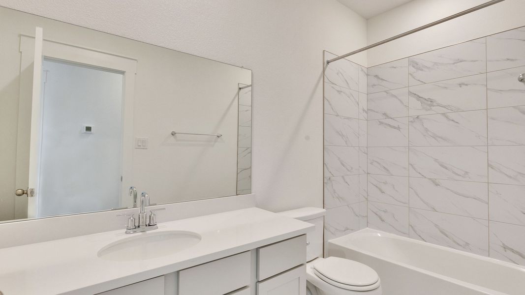 Furnished interior view inside a new home in Creeks Crossing, Elgin (Image 27).