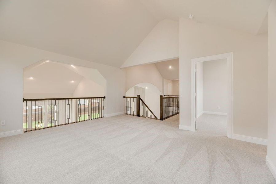 Spacious, unfurnished interior of a new home in Frisco Hills, Little Elm (Image 31).