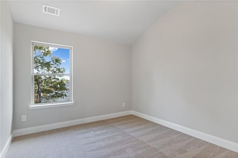 Spacious, unfurnished interior of a new home in Stratford Square, Lawrenceville (Image 14).