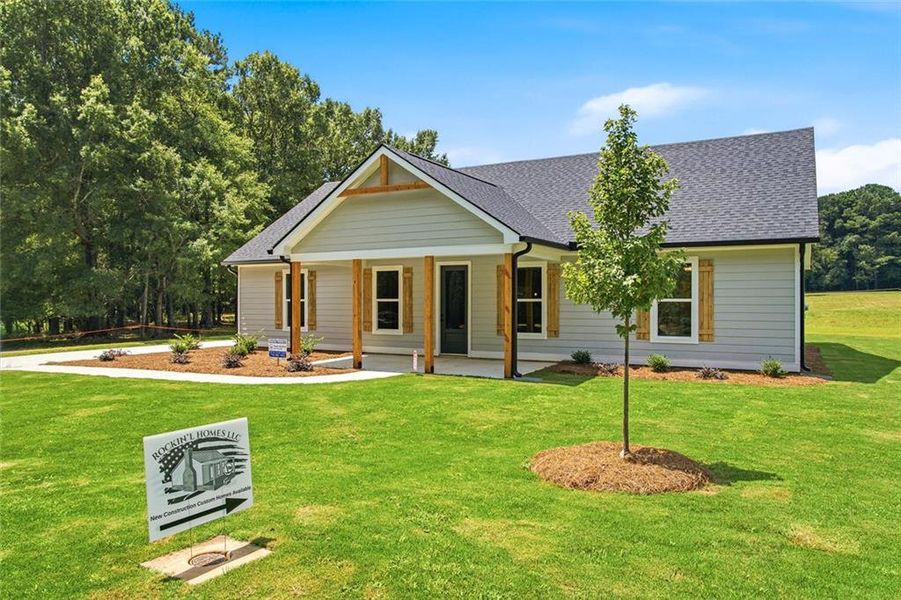 Exterior details and patio area of a home in , Mansfield (Image 4).