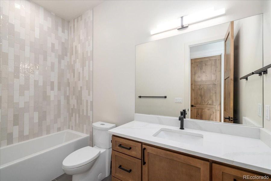 Furnished interior view inside a new home in , Frisco (Image 17).