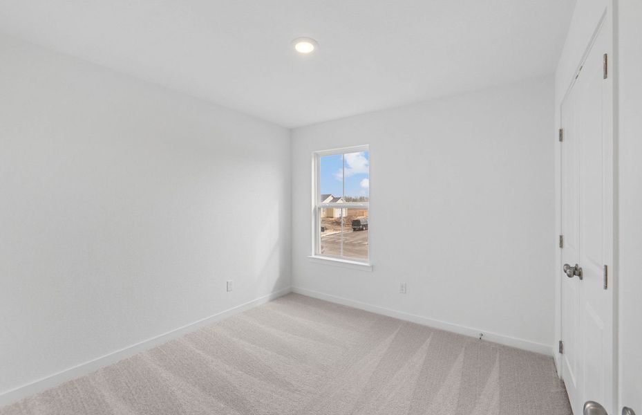 Spacious, unfurnished interior of a new home in Larson Crossing, Elgin (Image 14).
