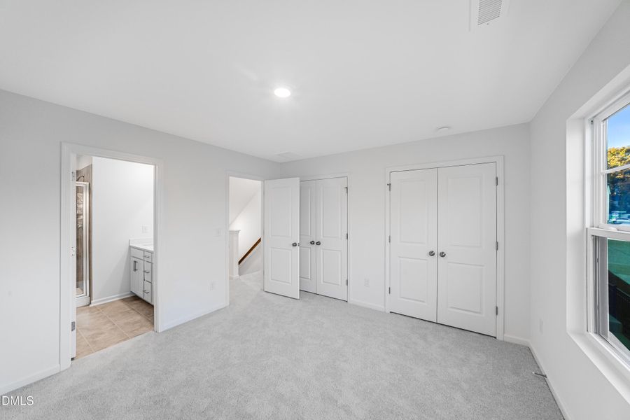 SUN_CrescentTownes_Pic_Savannah_Bed3_1of