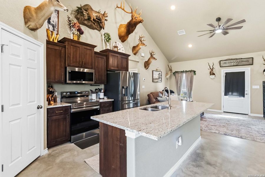 Furnished interior view inside a new home in , Sabinal (Image 8).