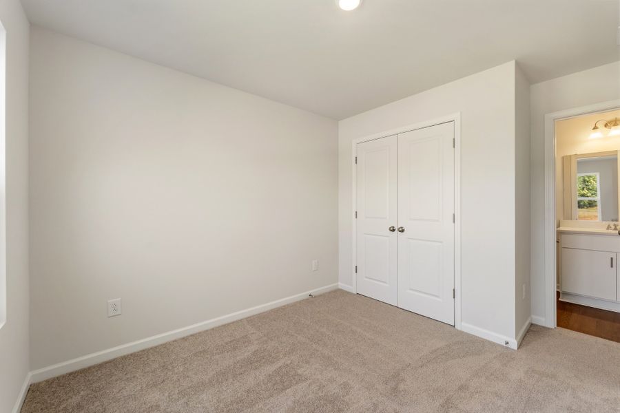 Spacious, unfurnished interior of a new home in Evergreen, Spartanburg (Image 16).