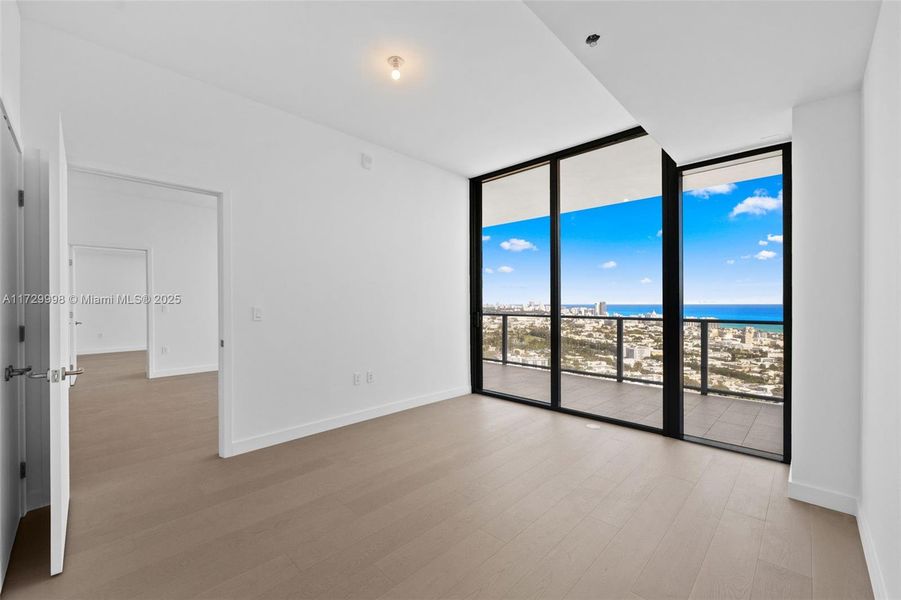 Spacious, unfurnished interior of a new home in Five Park, Miami Beach (Image 13). Spacious, unfurnished interior of a new home in Five Park, Miami Beach (Image 13).