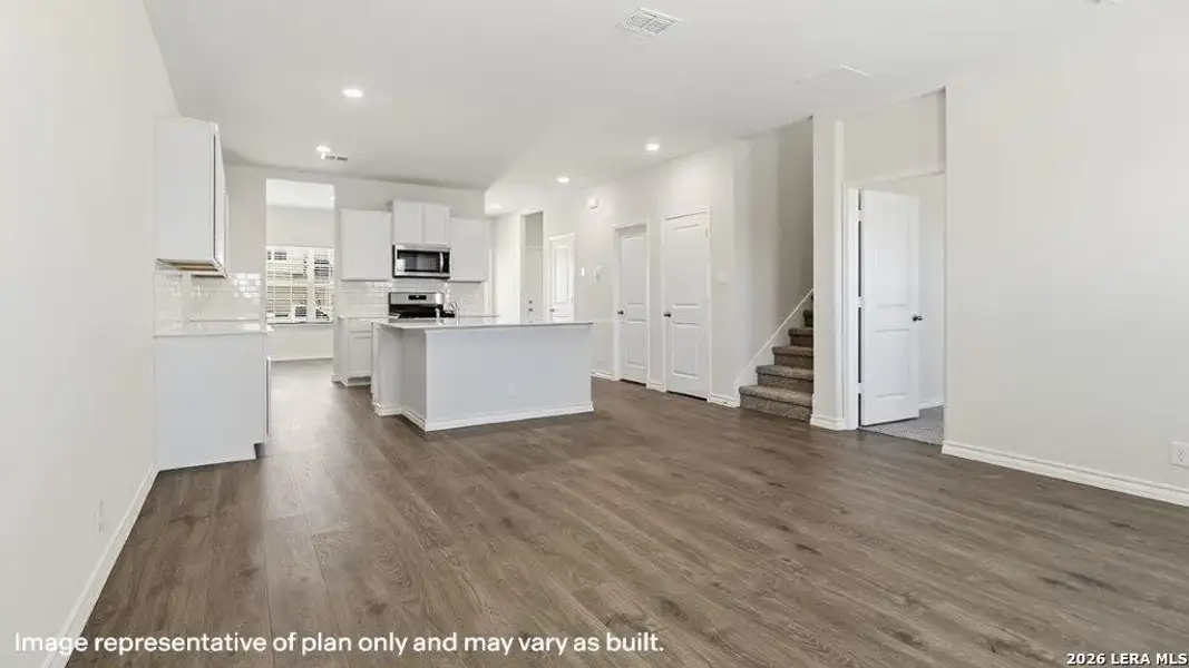 Spacious, unfurnished interior of a new home in Brookstone Creek, San Antonio (Image 26).