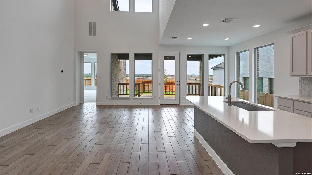 Spacious, unfurnished interior of a new home in Briggs Ranch, San Antonio (Image 30).