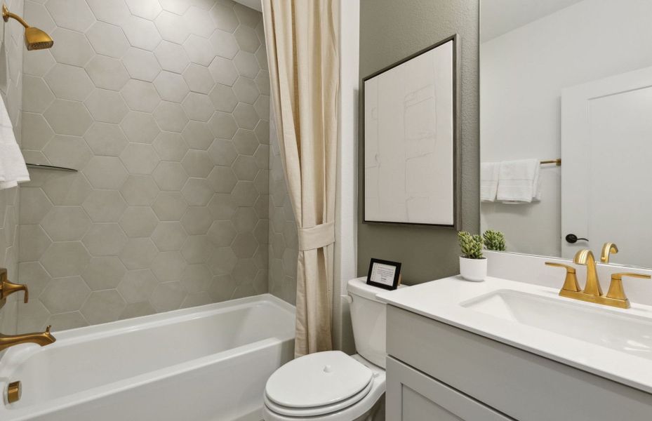 Spacious secondary bathroom in new home design by Del Webb Barton Village in Lebanon, TN Spacious secondary bathroom in new home design by Del Webb Barton Village in Lebanon, TN