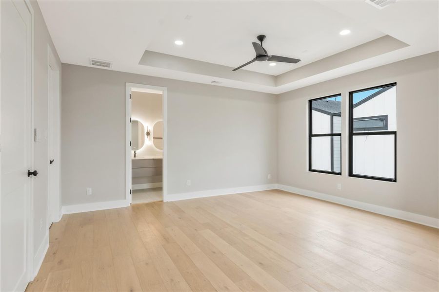 Spacious, unfurnished interior of a new home in , Houston (Image 27).