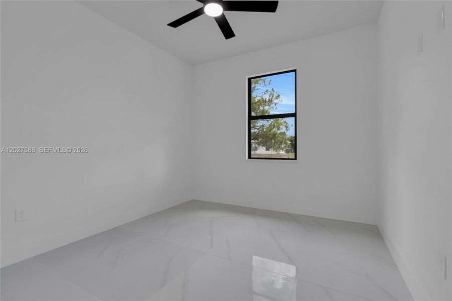 Spacious, unfurnished interior of a new home in , Lehigh Acres (Image 21).