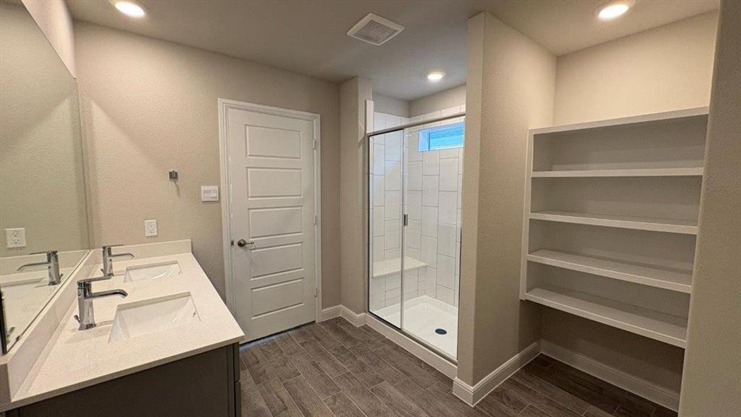 Furnished interior view inside a new home in Sandstone Estates, Granbury (Image 7). Furnished interior view inside a new home in Sandstone Estates, Granbury (Image 7).