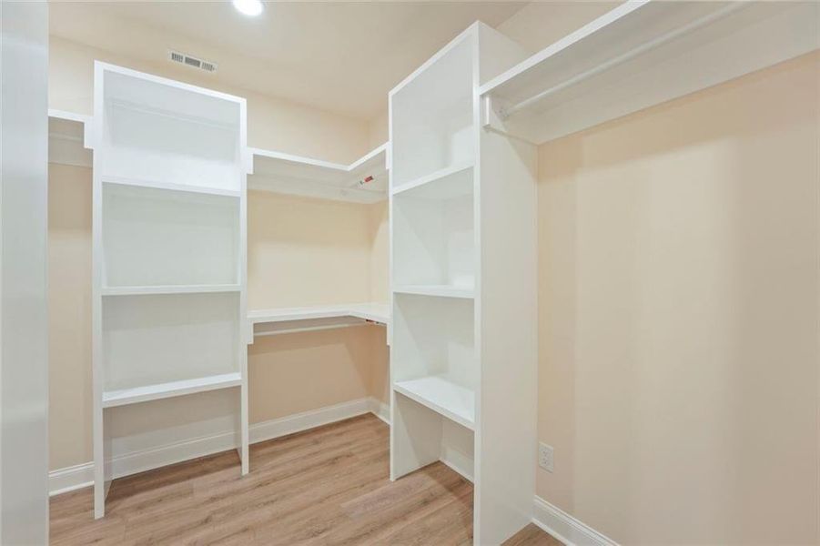 Spacious, unfurnished interior of a new home in , Atlanta (Image 22). Spacious, unfurnished interior of a new home in , Atlanta (Image 22).