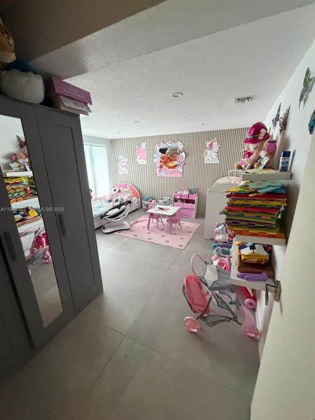 Image 36 of a home in .