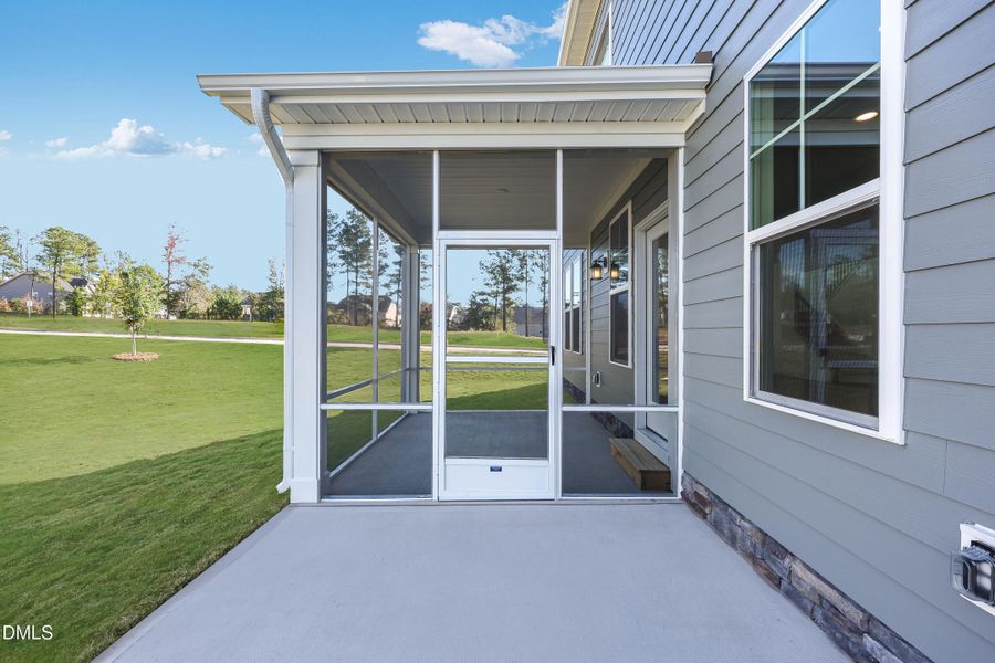 SUN_Stoneriver_Pic_Dalton_ScreenedPorch_