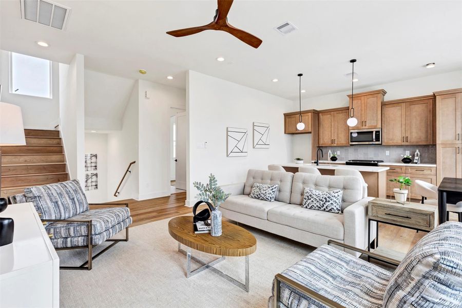 Brand new construction with stylish modern finishes — this stunning home is ready for its very first owner! Brand new construction with stylish modern finishes — this stunning home is ready for its very first owner!