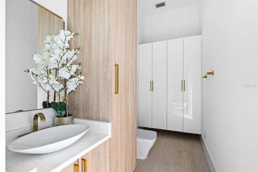 Furnished interior view inside a new home in , Sarasota (Image 14).