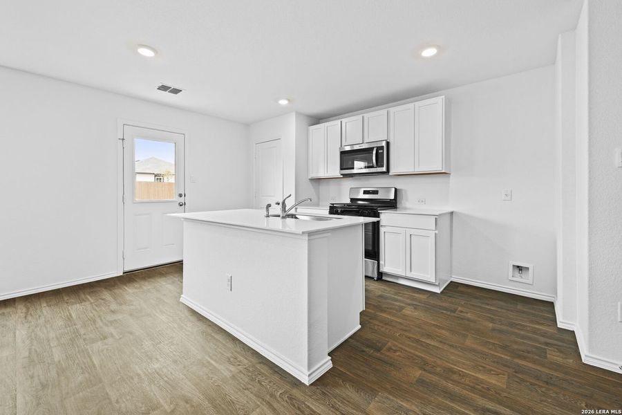 Furnished interior view inside a new home in Avenida, Converse (Image 6).