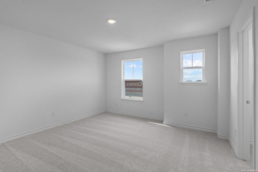 Spacious, unfurnished interior of a new home in The Overlook at Creekside, New Braunfels (Image 19).