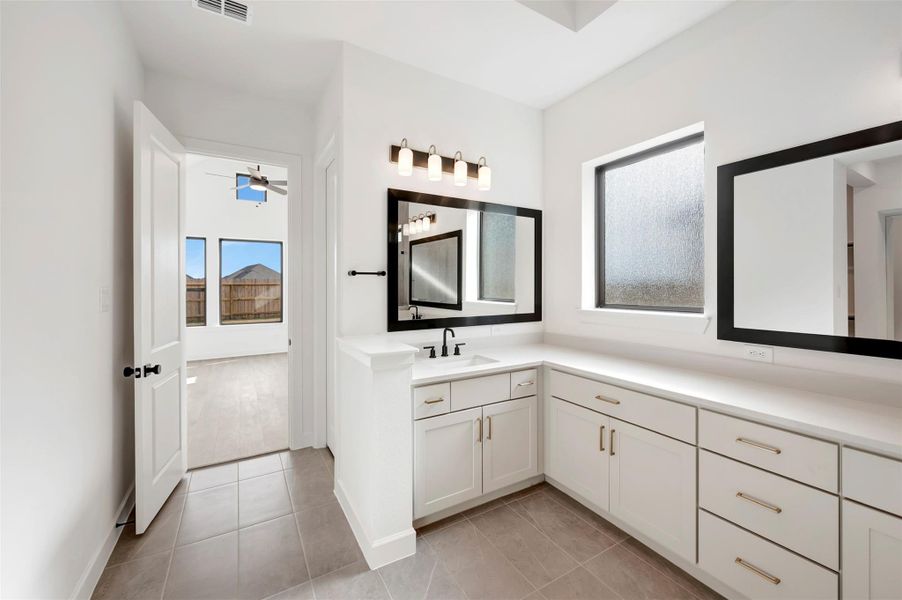 Furnished interior view inside a new home in The Meadows at Imperial Oaks, Conroe (Image 8). Furnished interior view inside a new home in The Meadows at Imperial Oaks, Conroe (Image 8).