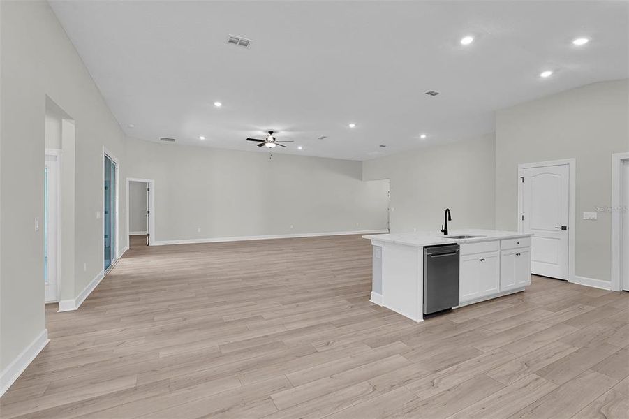 Spacious, unfurnished interior of a new home in , Palm Coast (Image 11).