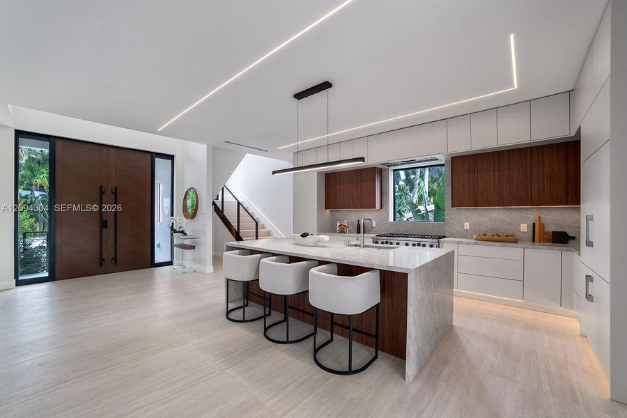 Furnished interior view inside a new home in , Hollywood (Image 35).