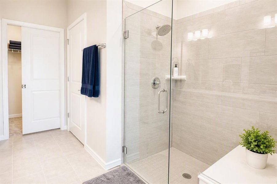 Furnished interior view inside a new home in , Kissimmee (Image 8).
