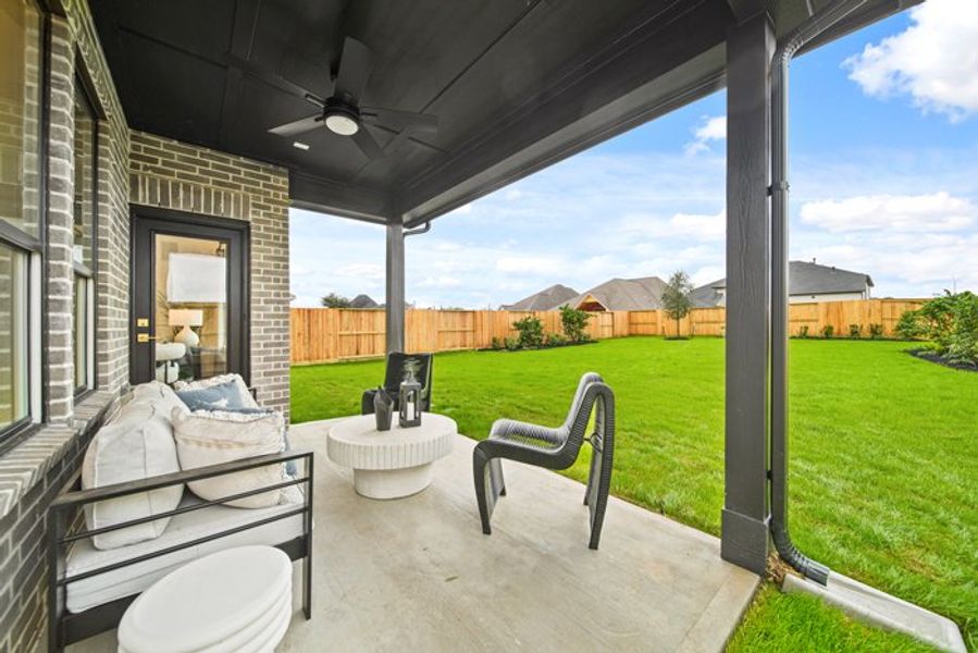 Exterior details and patio area of a home in Meridiana 40', 65', Iowa Colony (Image 28).