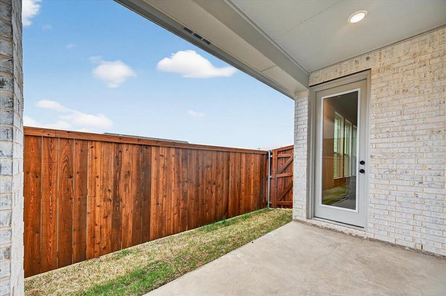 Exterior details and patio area of a home in Heritage Ranch, Sherman (Image 17).