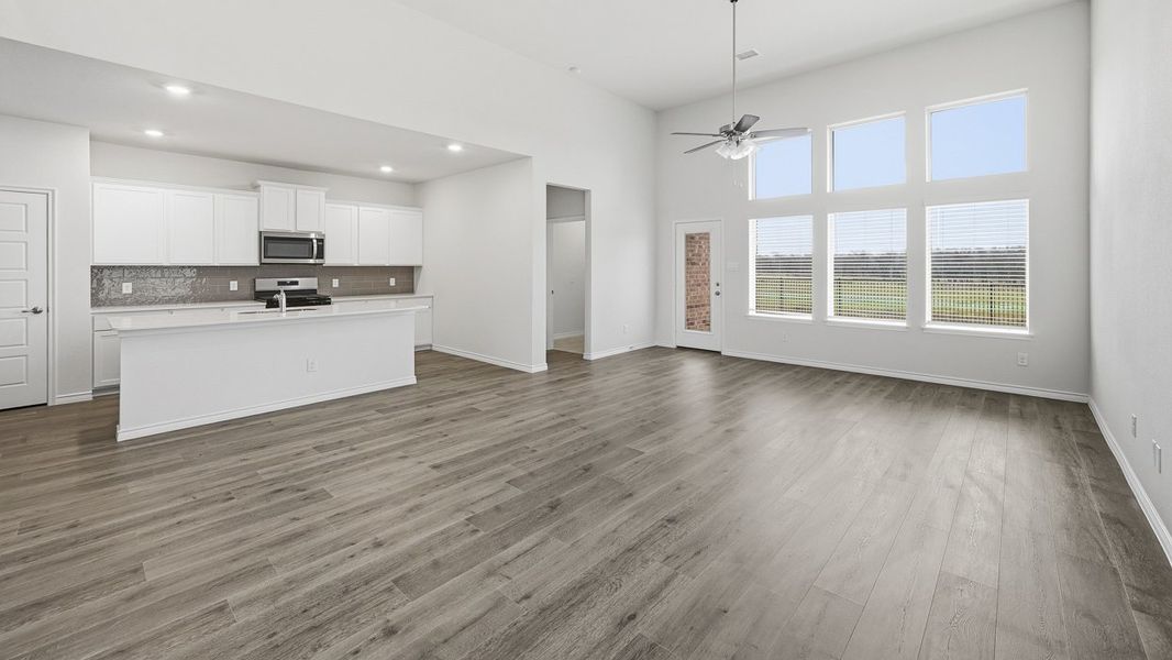Spacious, unfurnished interior of a new home in Trailstone, Caddo Mills (Image 7).