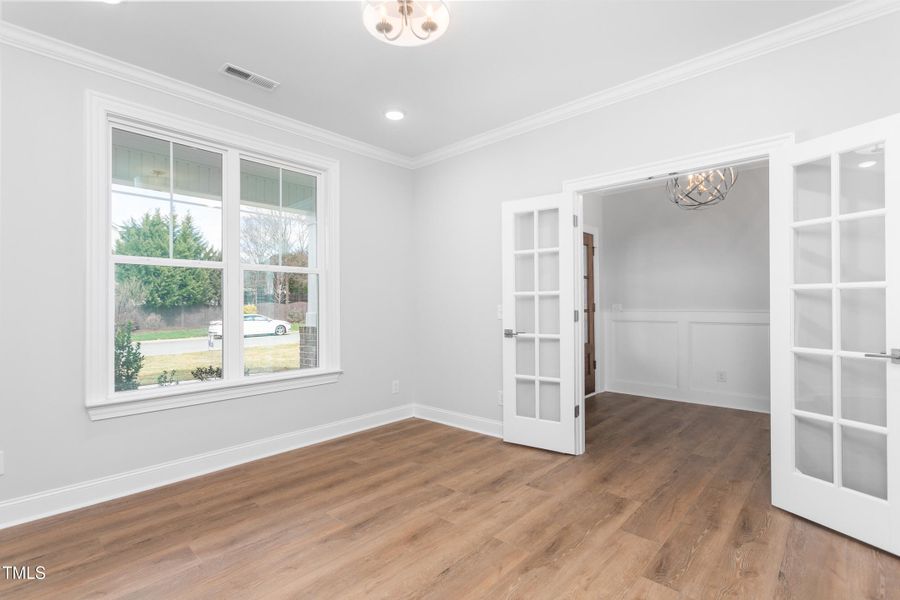 1246 Jamestowne Drive-23