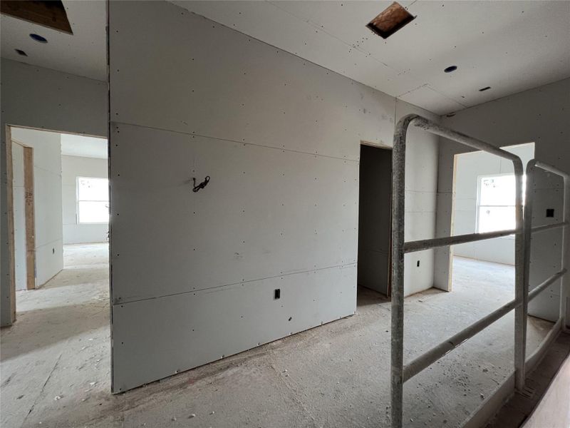 Spacious, unfurnished interior of a new home in Rolling Glen, Hutto (Image 11). Spacious, unfurnished interior of a new home in Rolling Glen, Hutto (Image 11).