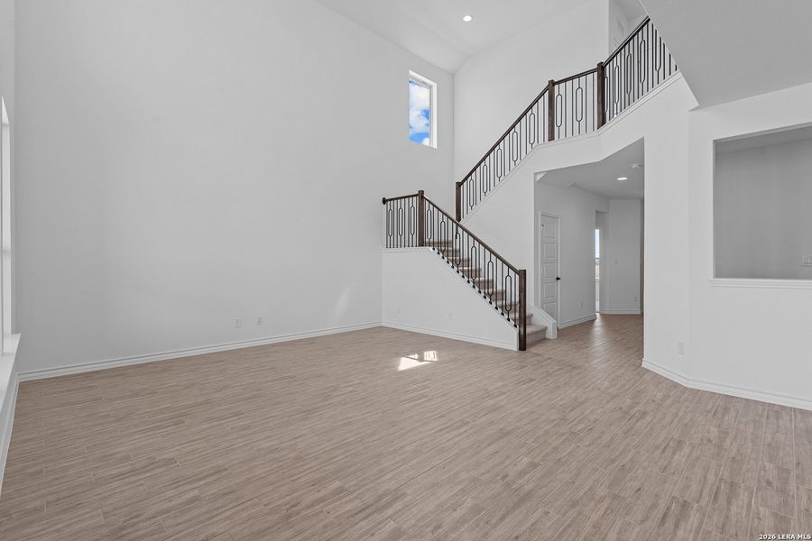 Spacious, unfurnished interior of a new home in Horizon Ridge, San Antonio (Image 25).