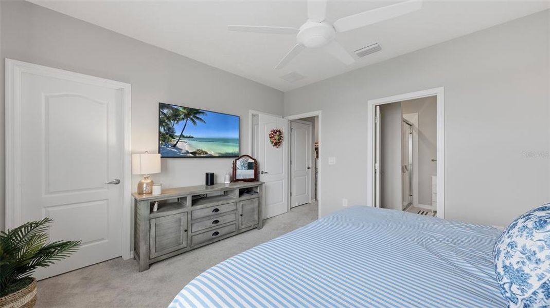 Furnished interior view inside a new home in , Sarasota (Image 39).