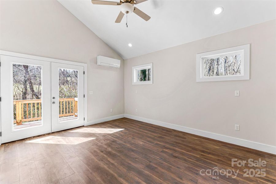 Spacious, unfurnished interior of a new home in , Asheville (Image 24).