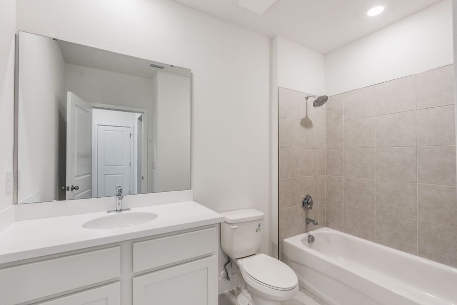 Furnished interior view inside a new home in Magnolia Reserve, Ocoee (Image 8).