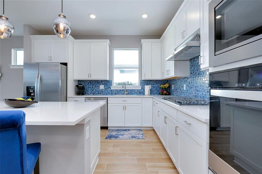 Furnished interior view inside a new home in , Englewood (Image 19).