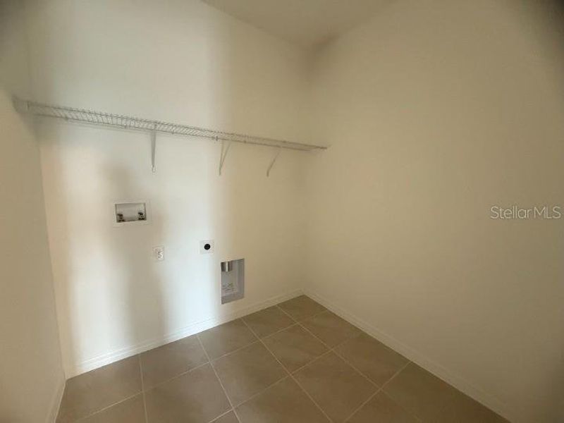 Spacious, unfurnished interior of a new home in Northlake Classical, Winter Garden (Image 33).