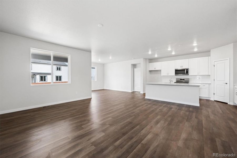 Spacious, unfurnished interior of a new home in Farmlore, Brighton (Image 17).