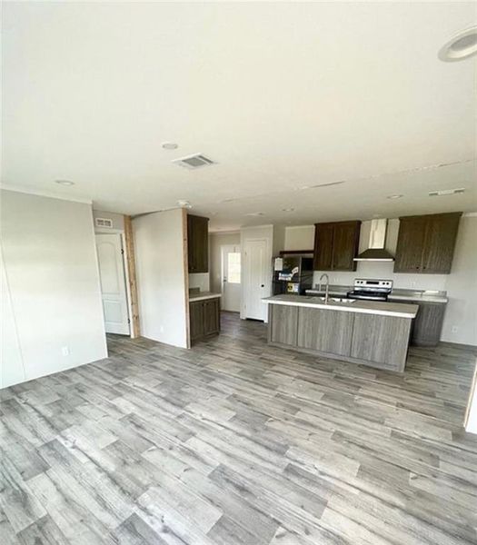 Spacious, unfurnished interior of a new home in , Griffin (Image 12).