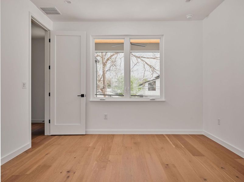 Spacious, unfurnished interior of a new home in , Austin (Image 20).