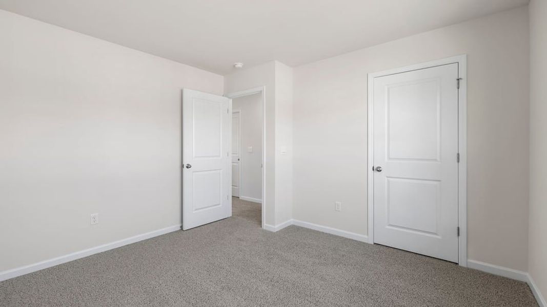 Spacious, unfurnished interior of a new home in Cedar Gap, Fountain Inn (Image 24).