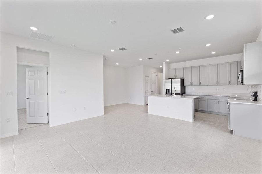 Spacious, unfurnished interior of a new home in Cypress Park Estates, Haines City (Image 9). Spacious, unfurnished interior of a new home in Cypress Park Estates, Haines City (Image 9).