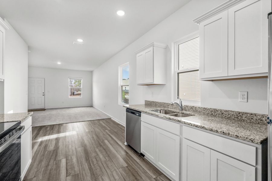 Representative furnished interior of a home built from the Comet by Starlight Homes in Andalusia, Loris (Image 12).