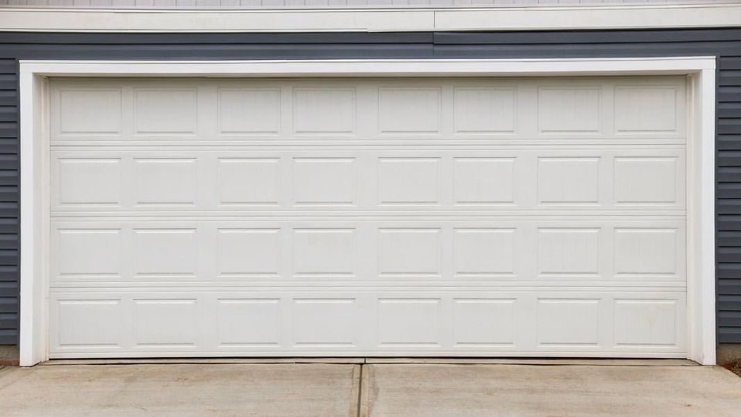 Exterior details and patio area of a home in Lakestone, Woodruff (Image 3).
