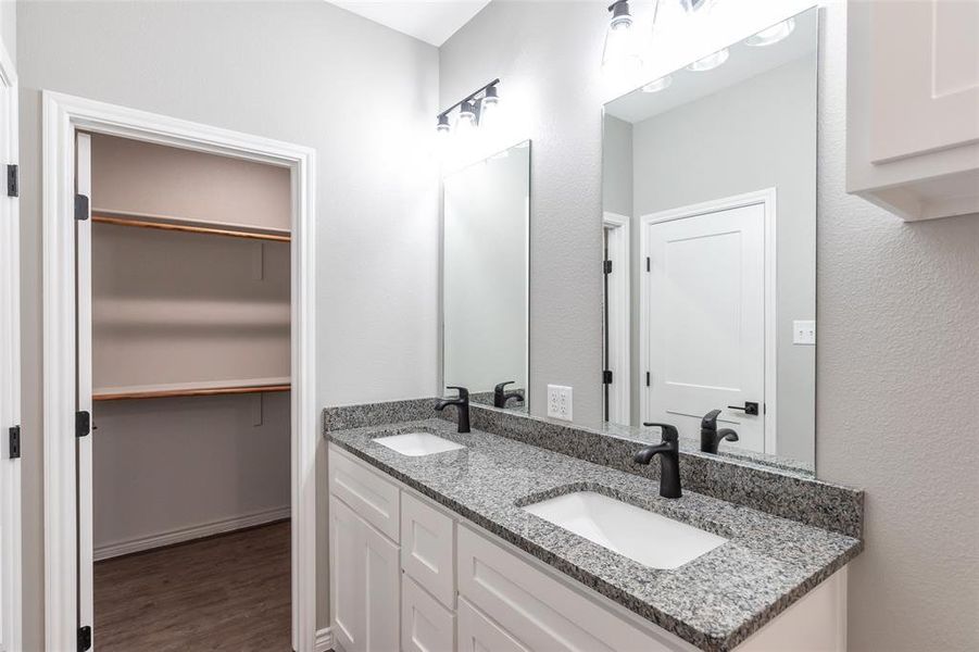 Furnished interior view inside a new home in , Abilene (Image 10).