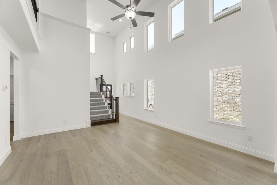 Spacious, unfurnished interior of a new home in The Reserve at Spiritas Ranch, Little Elm (Image 14).