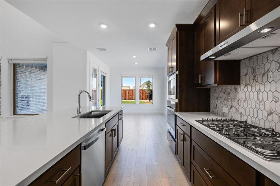 1416 Chestnut Gardens ~ Ready Now